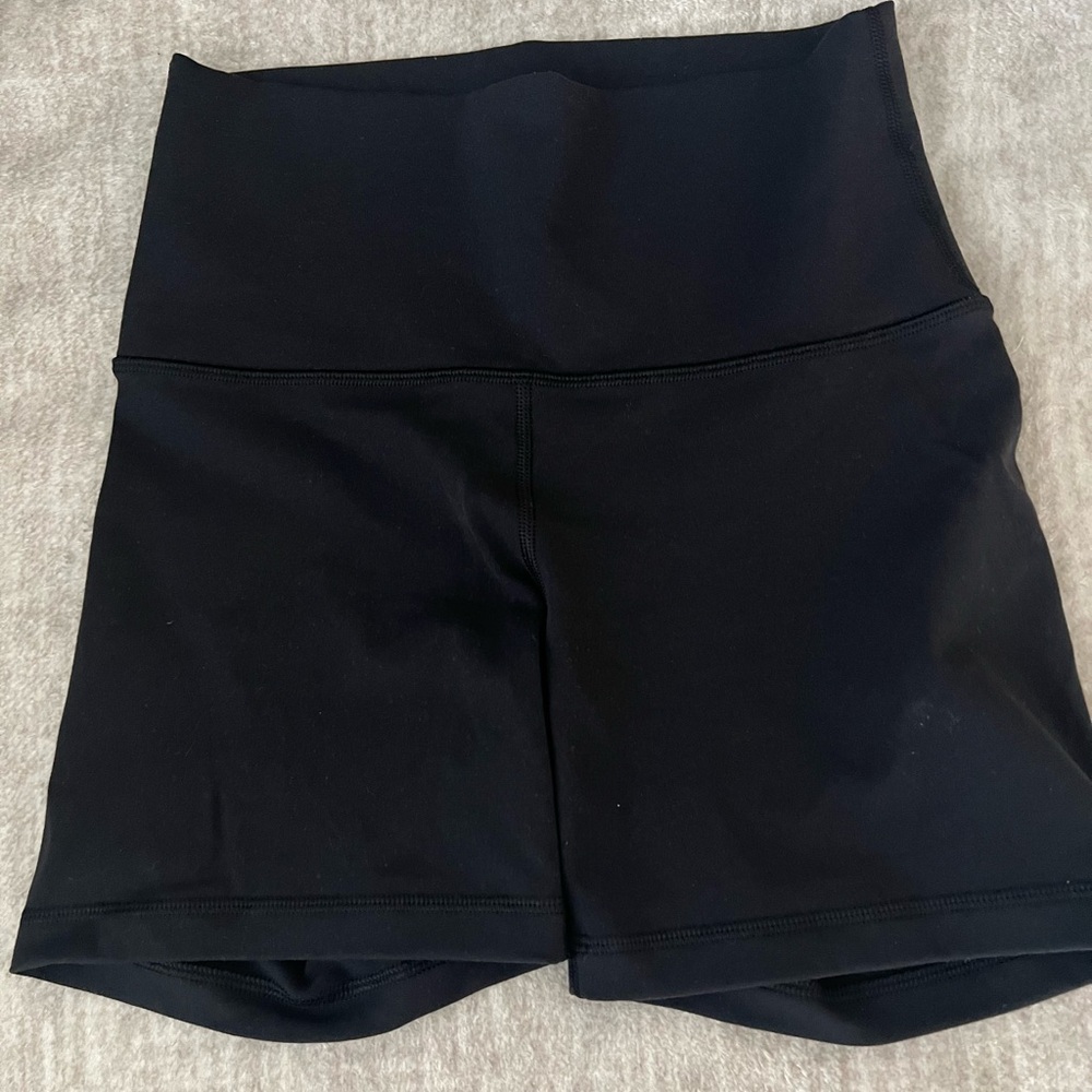 Aritzia TNA shorts size S